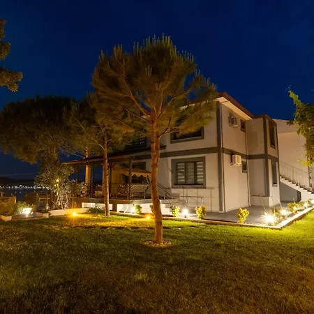 Daire Select Cunda - Sea View With Garden 2 Bedroom At Cunda Island