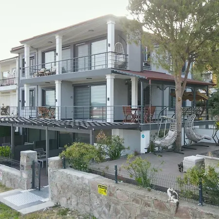 Select Cunda - Sea View With Garden 2 Bedroom At Cunda Island